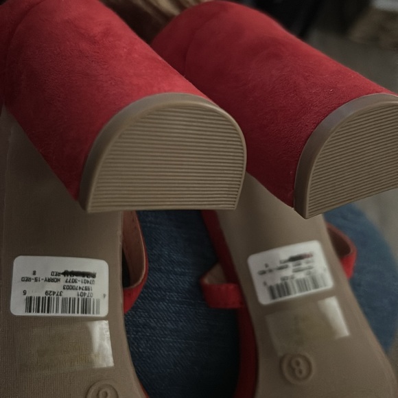 Red size 8 heels - Picture 6 of 7